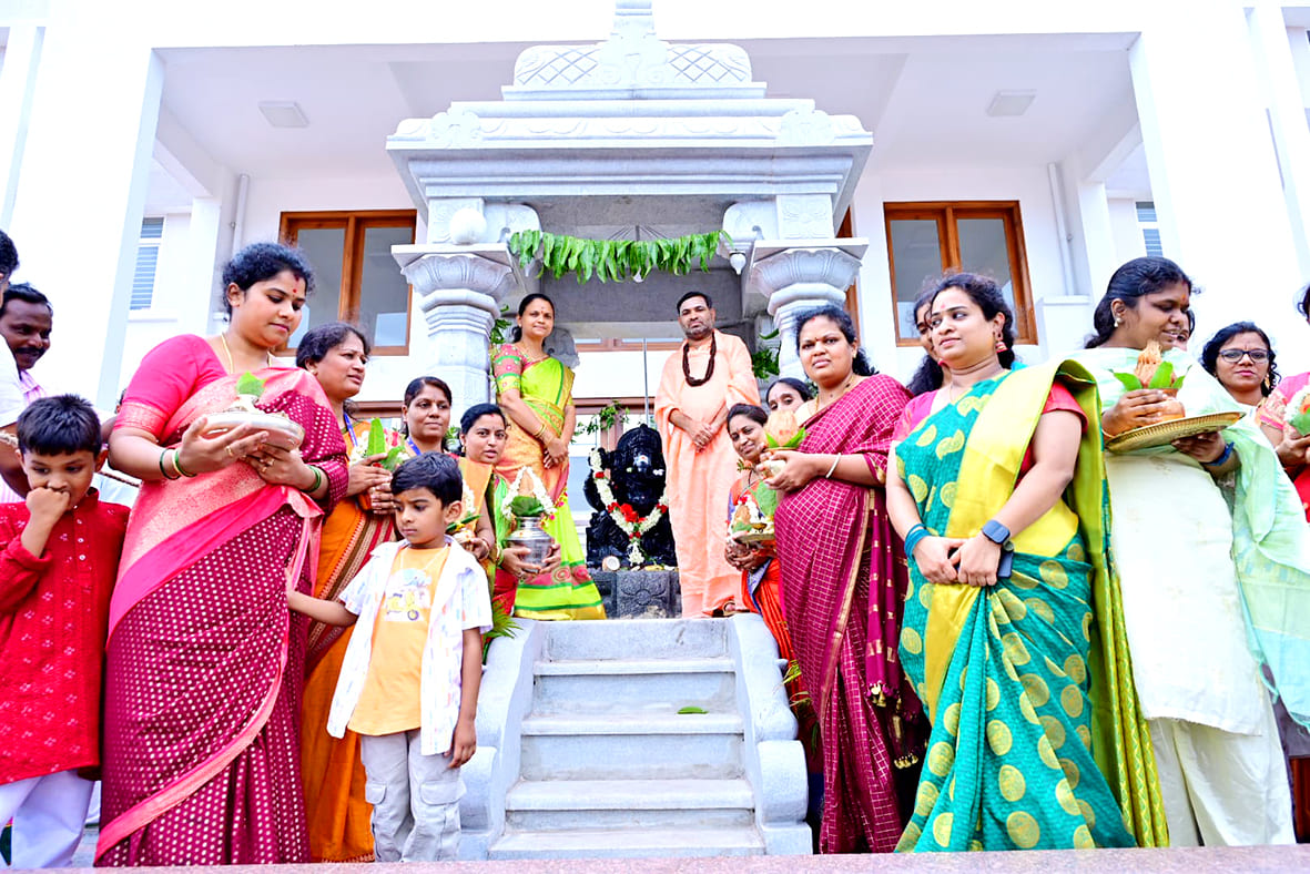 Aksharabhyasa and vidyarambha in RVK - Ballari (9)