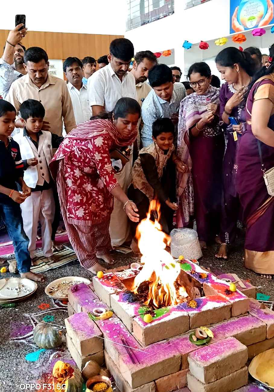Aksharabhyasa and Vidyarambha program in RVK -Ballari (5)