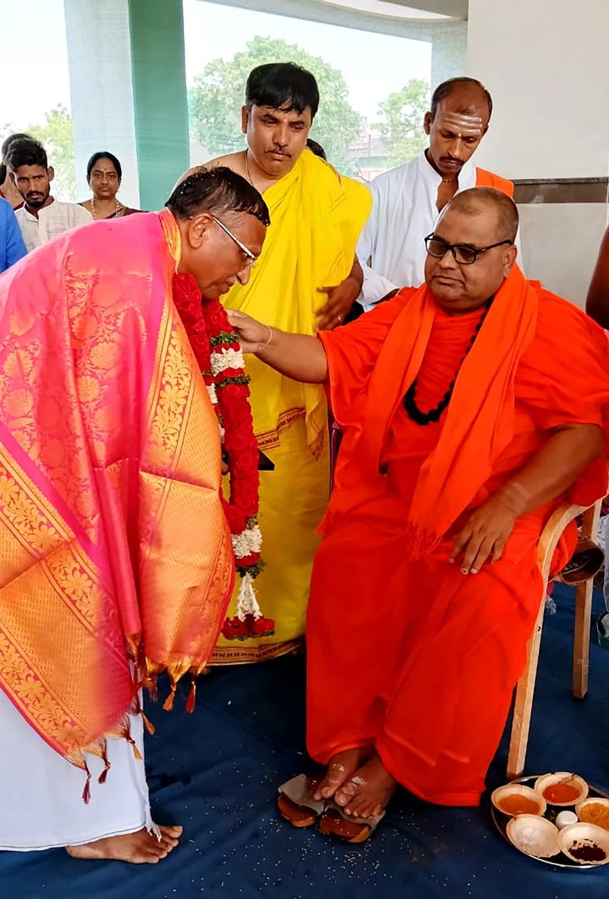 Aksharabhyasa and Vidyarambha program in RVK -Ballari (6)